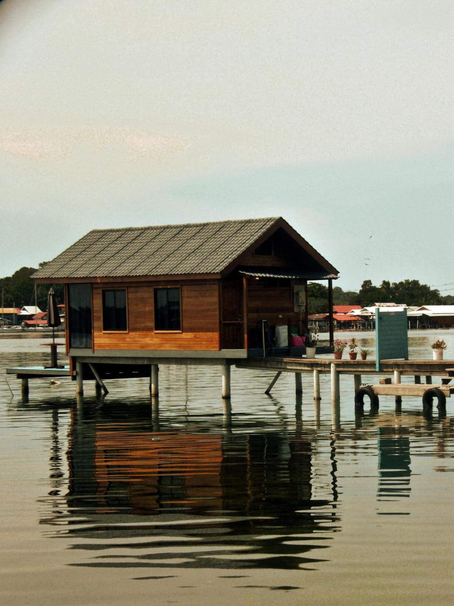 Barrbra Bnb Over The Sea Bocas del Toro Exteriör bild