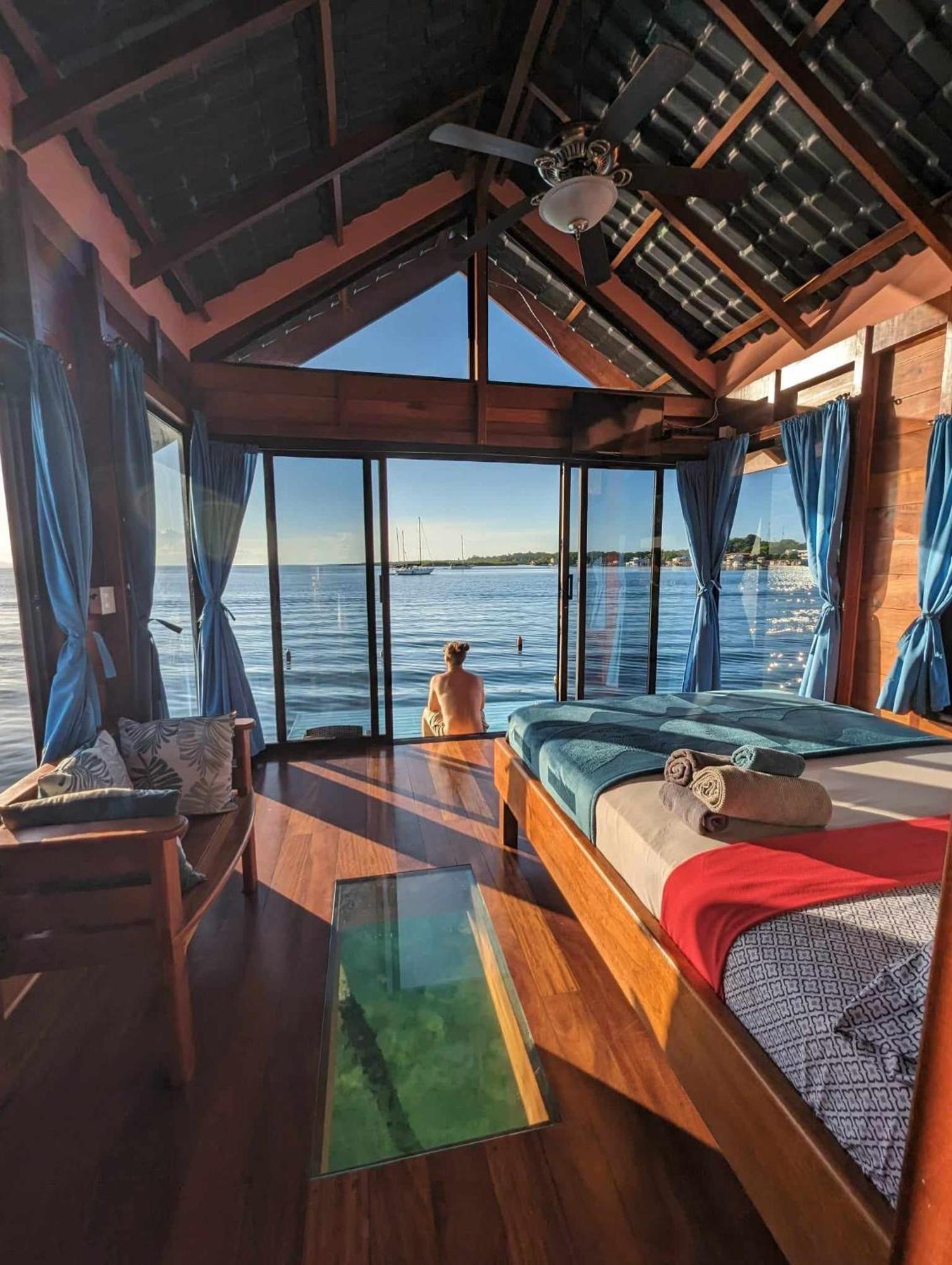 Barrbra Bnb Over The Sea Bocas del Toro Rum bild