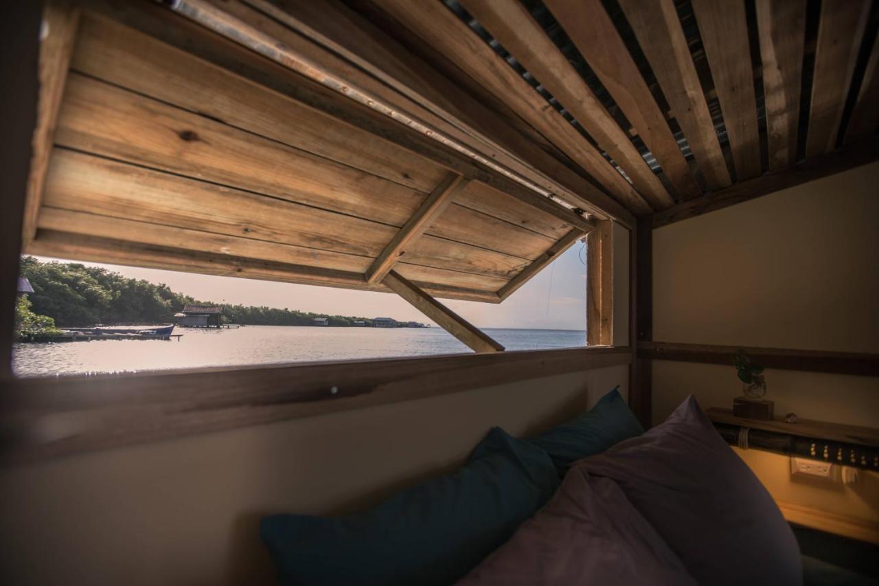 Barrbra Bnb Over The Sea Bocas del Toro Exteriör bild